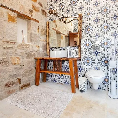 Holiday home 2 Bedroom Private Stone House With A View -